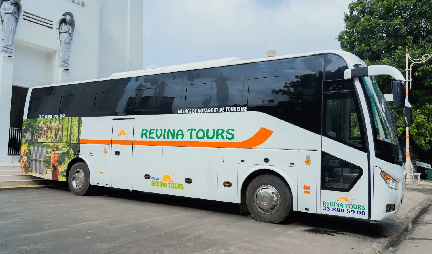 HIGER Bus (55 Seats)